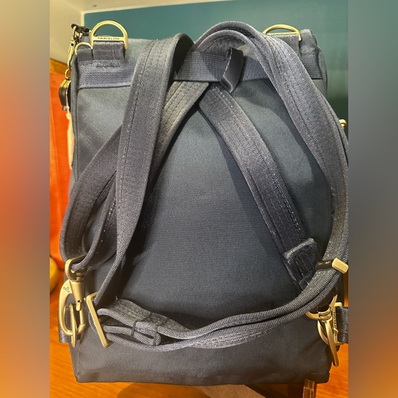 NEW Travelon Classic Convertible Backpack / Shoulder Bag for Traveling Security - Picture 8 of 13